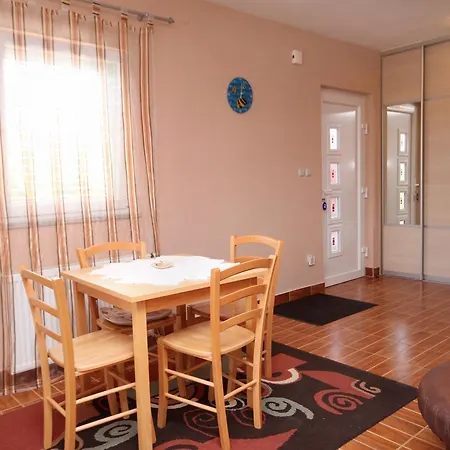Apartment Studio 3283a Petrcane